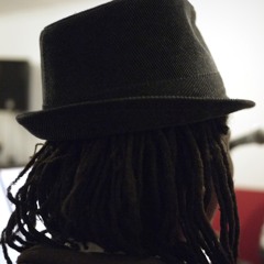 Muyiwa Kunnuji - Petit à Petit