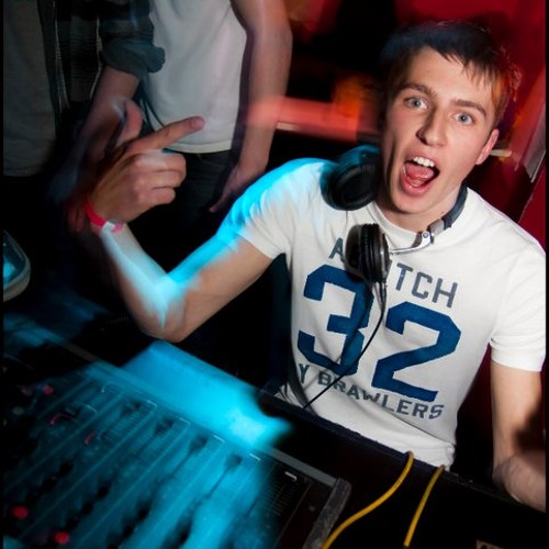 LSDJ - Pump It Up - Vol.3 - Deep House Bank Holiday Weekend Mix