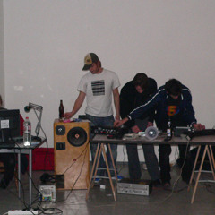 Feedbacksociety - Klinische sachen (live at King Kong Gallery 2007)