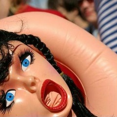 laura quiero tener algo sexual contigo