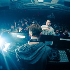 Quake invites Monsters: AD b2b Trom