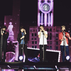 One Direction-Last first kiss (Live London)