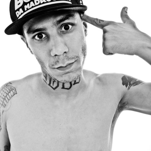 Funkero -  Perfume de Mulher (prod.Neguim Beats)