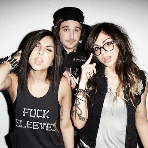 Krewella & Hardwel vs Dinka & Leventina –  Alive in elements (Shock Wave Mash up)