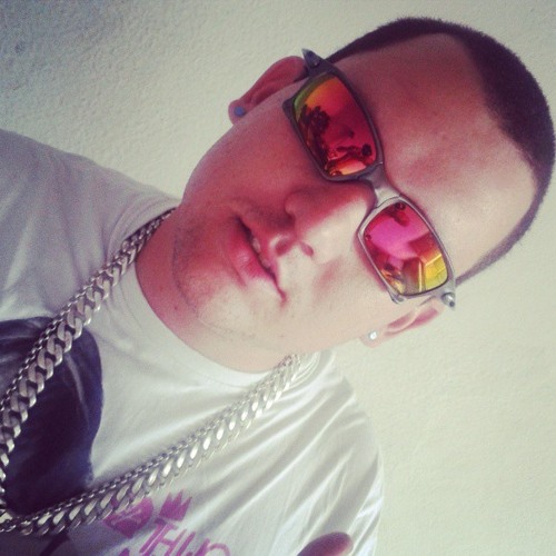 Mc Bruninn Capixaba  - Pequenininha do BumBum Grandao - Prod. Dj Louco Frenetico