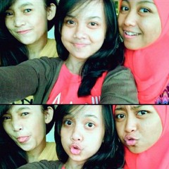 Bondan - Waktu (Cover) @hildaaziza As Vocal, @DheaaPermata As Guitar, Me As Tukang Rekam. Hhehaaaa