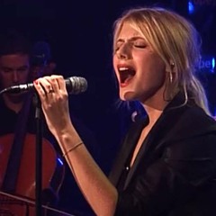 Mélanie Laurent - Circus