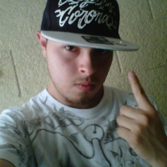 Reyes sin Corona Ft Sincronia Musical - Liricas Perfectas