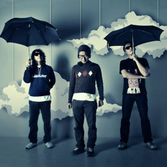 Efek Rumah Kaca - Kamar Gelap - 01. Tubuhmu Membiru ... Tragis