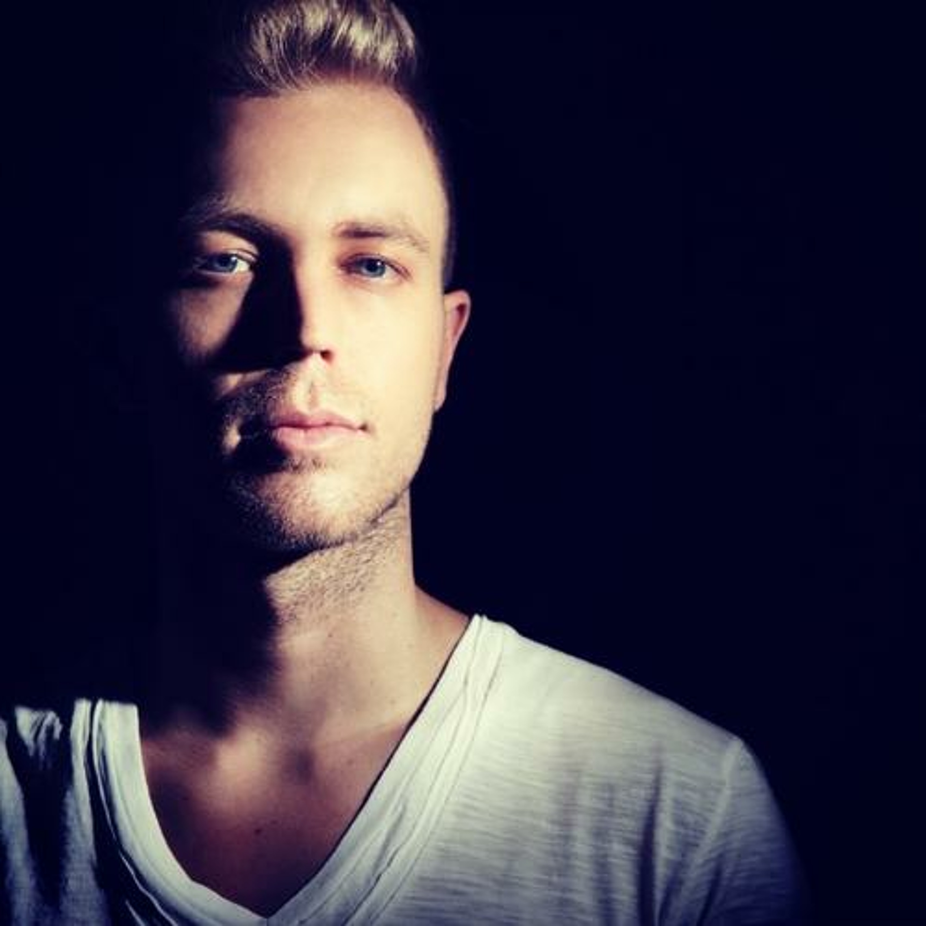 DJ Mix #324 - Mike Vale Recorded Live from Ministry of Sound, London [2013/United Kingdom] episode artwork