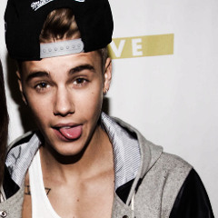 Justin Bieber - Boyfriend (empty arena)