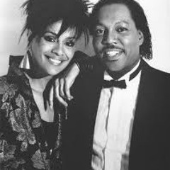 "Wedding Bell Blues" - Marilyn McCoo and Billy Davis, Jr (Live)