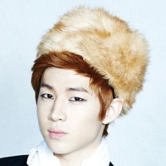 2014 LEE JOON GI Dreaming ブローチ 2014 LEE JOON GI Dreaming ブローチ 2020.06.29 Lee Joon Gi GQ