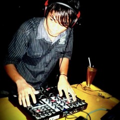Mixtape DJ Fahmi ft bayu denico airlangga 2013 ( trun up the love )