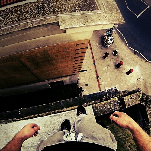 Zeff - Levitate (Parkour Rooftop Climb Soundtrack) + Download