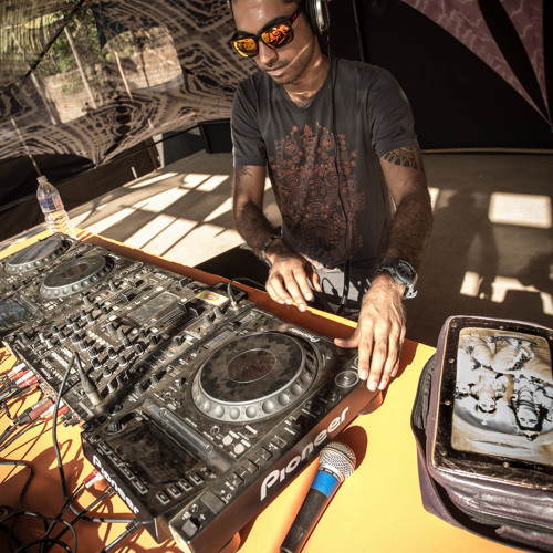 Dj nitin @hilltop rec..universal religion 2013 set..keep blasting