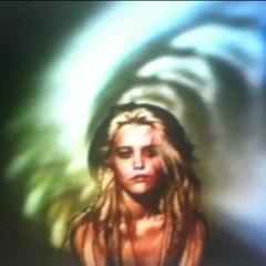 Sky Ferreira - Everything Is Embarrassing (Krystal Klear Remix)
