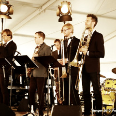 Vi kommer alltid ha Paris (played by YOUNG, SHY & HANDSOME)