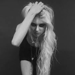 The Pretty Reckless -  Follow Me Down  Extended Version