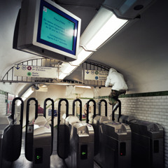 09:07 - Couloir de métro - Sous les néons