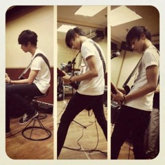 DEEJ