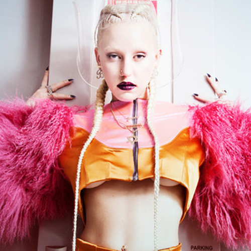 Brooke Candy - Get Down (Dumb)