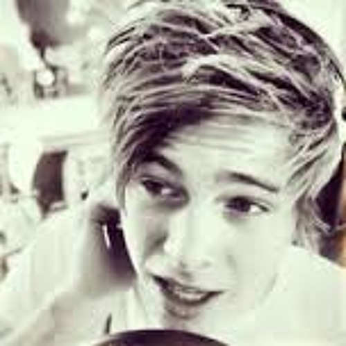 A Drop In The Ocean - Luke Hemmings ♥