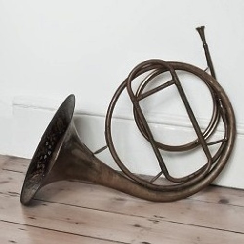 ...une autre voix qui chante...