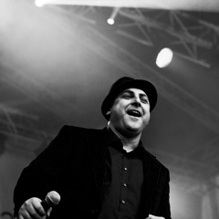 02 CorbaParasi feat. Steryo