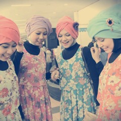 Cover Masa Kecilku-gita Wanita