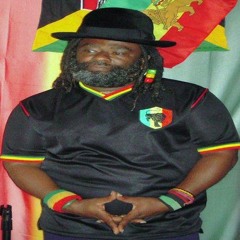 Madi Simmons - Lord Knows We Gotta Tear Down The Walls (Prod. Victor Hjort)