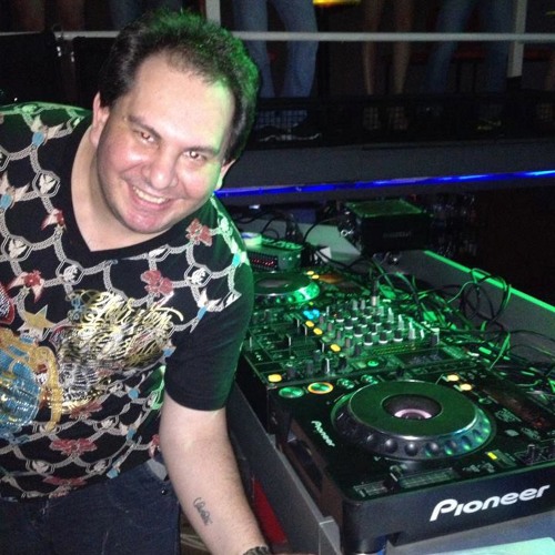 MC THIAGUINHO - INVISTO EM VOCÊ