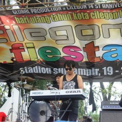 D'GUNS Red White In The World