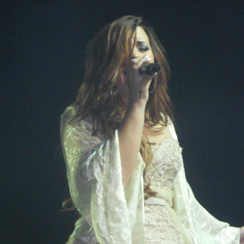 demi lovato skyscraper soundcloud skyscraper demi lovato live by onthewreckof86 listen to demi lovato skyscraper soundcloud skyscraper demi lovato live by onthewreckof86 listen to