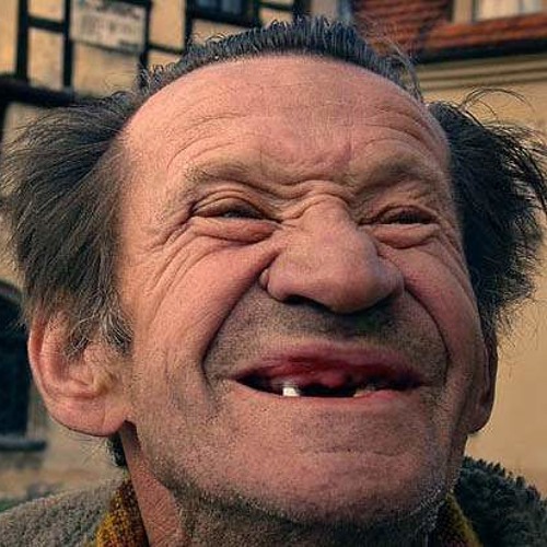 Hayatta Hep Gülmeliyiz