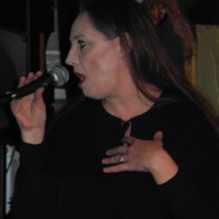 Not in a virtual way - Petra de Winter