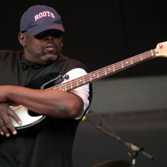 'Never Meant To Hurt You' (Queen of the Minstrels riddim) - Daddy Teacha & The Rooticals