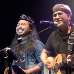 IWAN FALS & CANDRA MALIK - ORANG INDONESIA (Live)