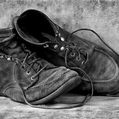 Sapato velho e furado - Rics Carvalho