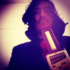 home-made poly-guitaret