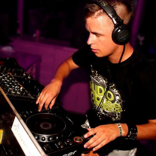 Jamie.R-DJ - Ibiza Bootcamp set @ Bounceology, Kanya [7th June 2012]