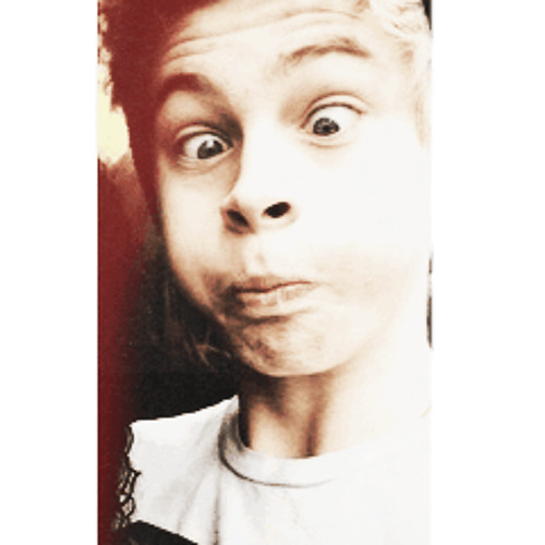 Luke Hemmings