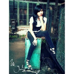 Covered "Dancing On My Own - By Pixie Lott feat. GDTOP" With My Bad Voice! Kkk~ I ♡ This Song!~ at My room