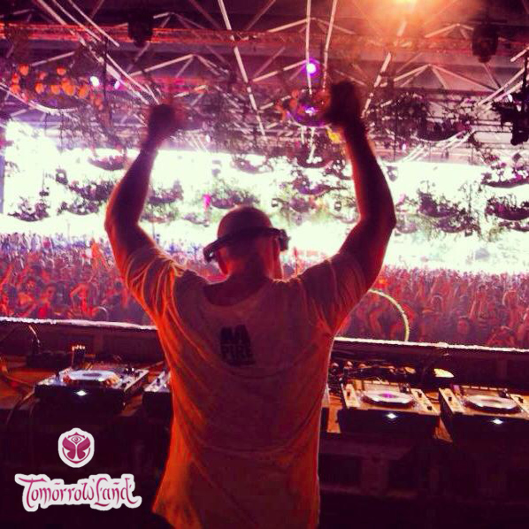 Listen to Live @ Tomorrowland 2013 by MOGUAI in Party set
