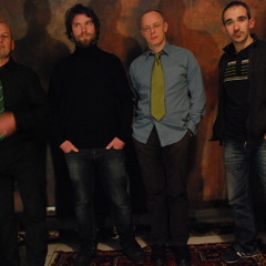 En Ville - Lions On A Plane