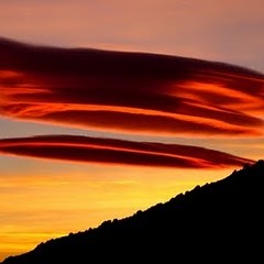 Nubesmanosraiztierra (agarrar)