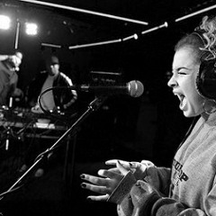 Rudimental Ft. Ella Eyre LIVE- Feel The Love