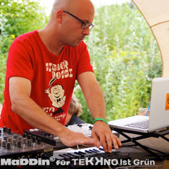 Dense - 'Sandbank' (DJ set at Hafengruen Festival Hamburg August 2013)