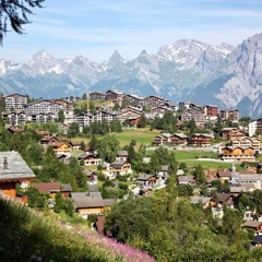Into a Swiss Abisses - Hiking & Walking in Sunny Switzerland