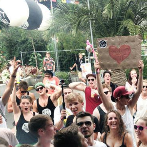 JULIET SIKORA @ JUICY BEATS 2013 // KITTBALL STAGE